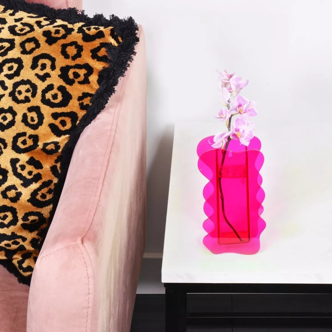 Vase abstrait néon – Rose fluo